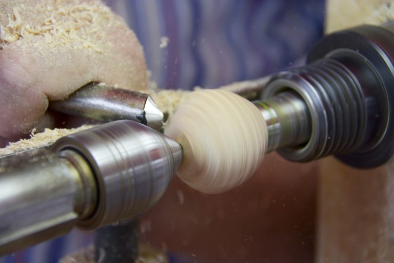 can you use a metal lathe for wood