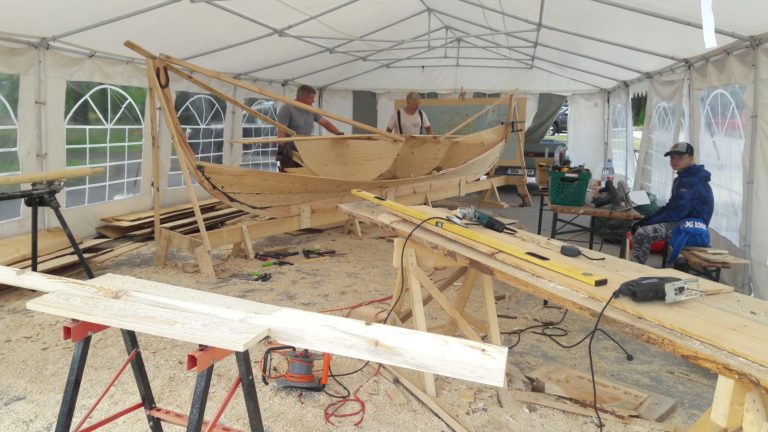 How to waterproof plywood for boat